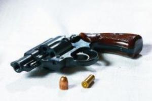 К чему снится пистолет: стрелять из пистолета, найти пистолет случайно?